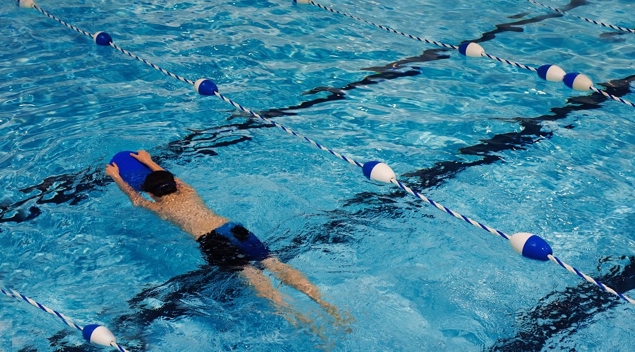 adult swimming lessons Singapore
